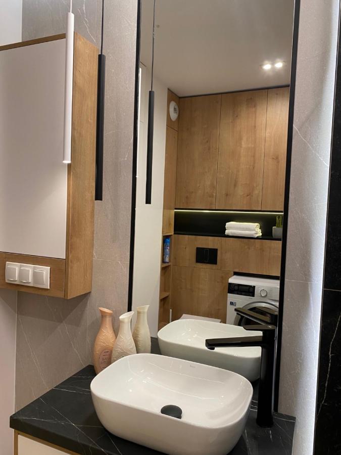 Family & Business Elegant Apartments Kadzielnia, Ul Zgody, Stadion Korona, Wdk -1 Bedroom, Terrace, Garage - New! キェルツェ エクステリア 写真