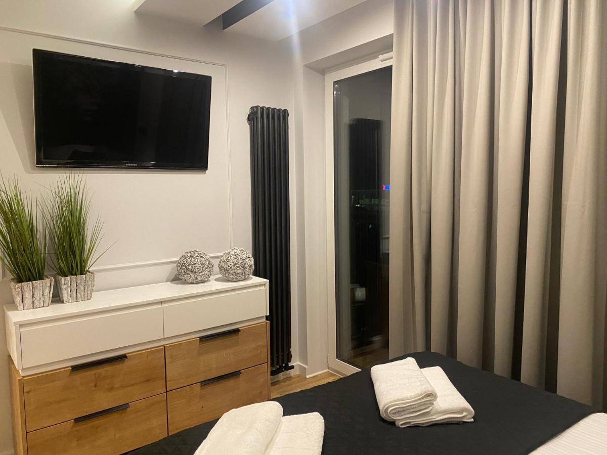 Family & Business Elegant Apartments Kadzielnia, Ul Zgody, Stadion Korona, Wdk -1 Bedroom, Terrace, Garage - New! キェルツェ エクステリア 写真