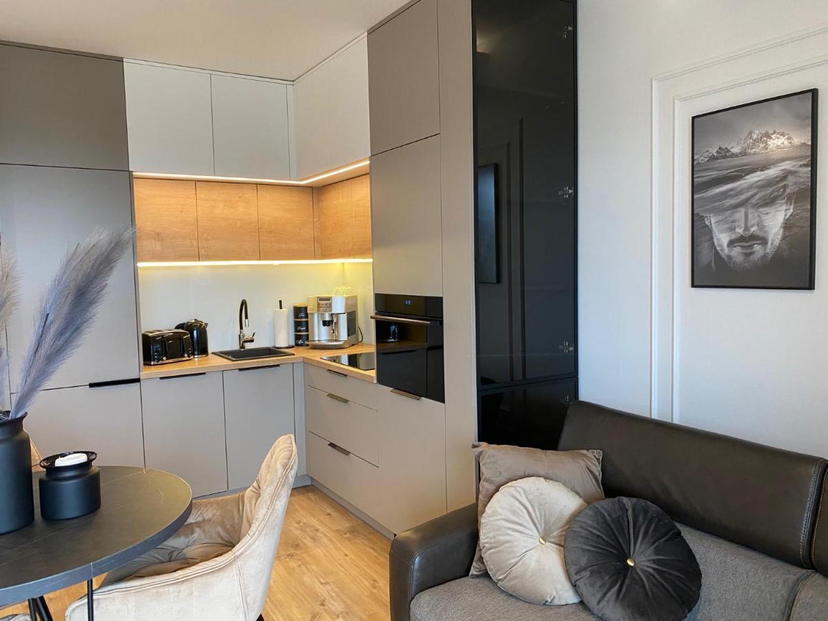 Family & Business Elegant Apartments Kadzielnia, Ul Zgody, Stadion Korona, Wdk -1 Bedroom, Terrace, Garage - New! キェルツェ エクステリア 写真